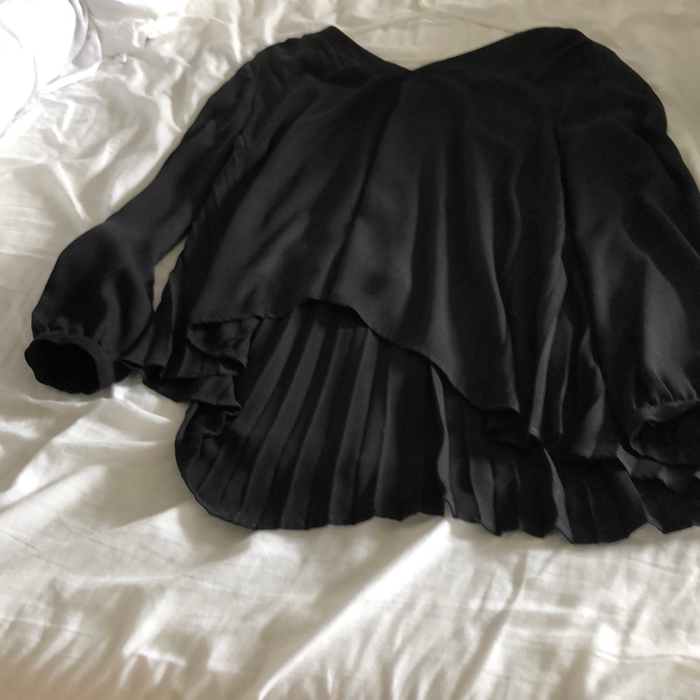 Ella moss black flowey top
